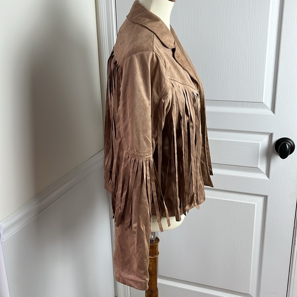 Western Style Fringed Jacket - Picture 4 of 12